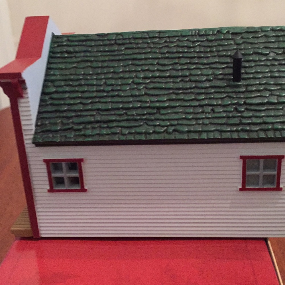 Hallmark Sarah Plain &Tall Parkley’s General Store - Picture 3 of 8